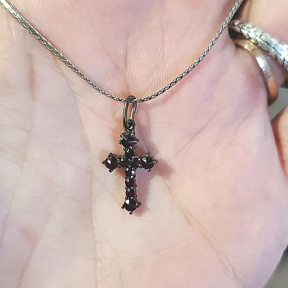 Neckalce
